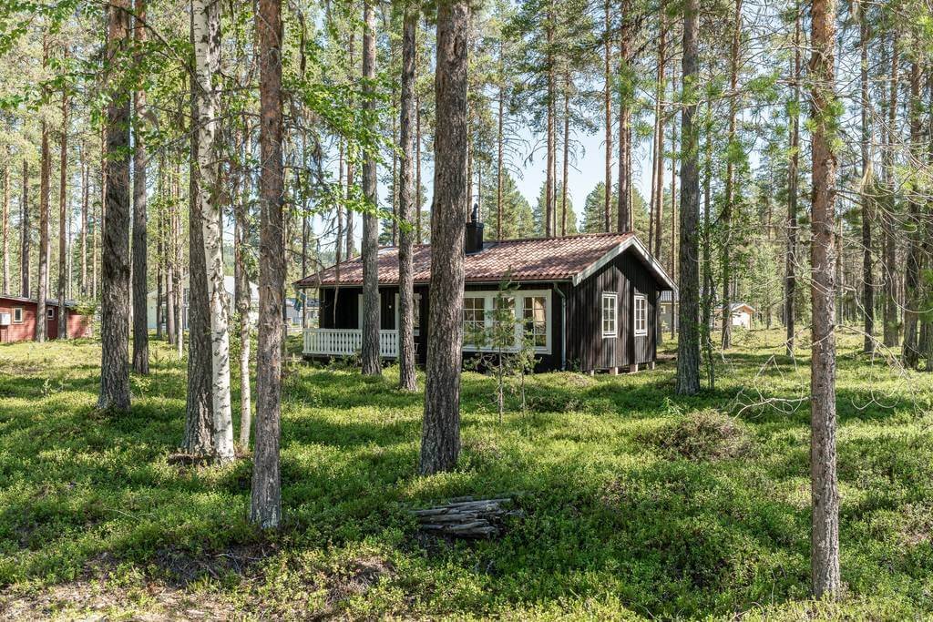 Stuga Mörtsjön Road side