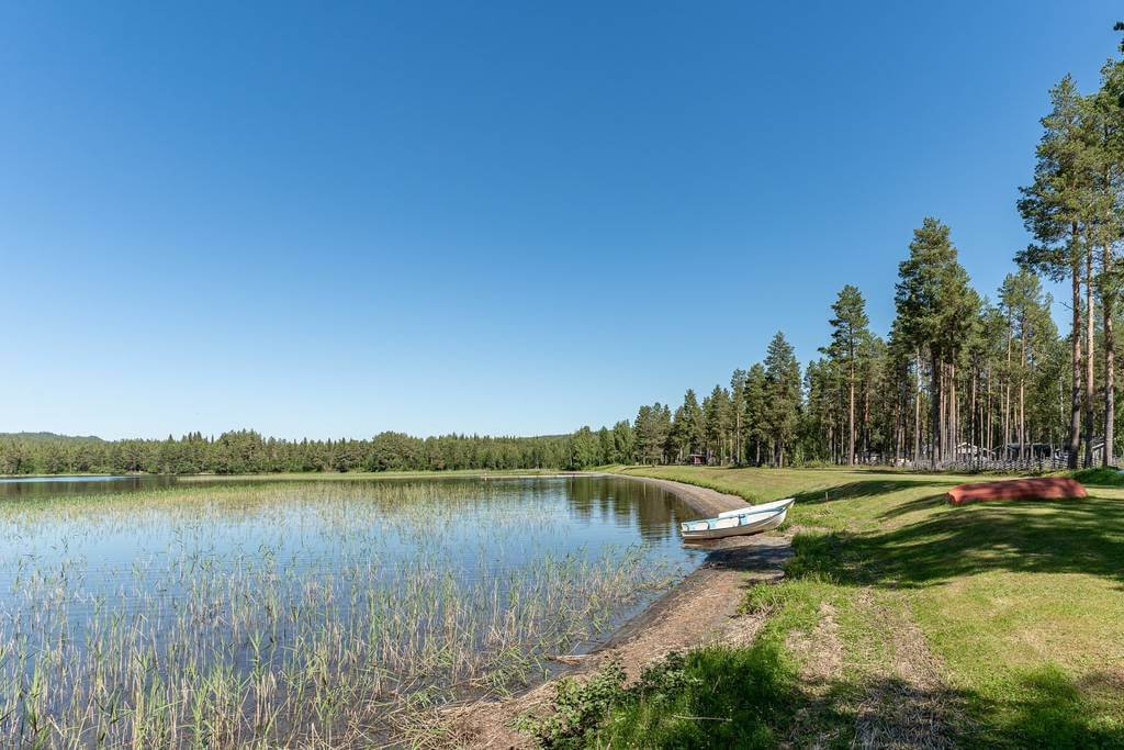 Stuga Mörtsjön Beach 2 minutes walk